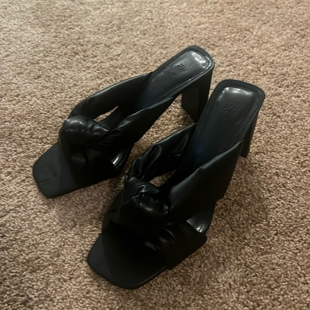 Size 7 H&M black heels